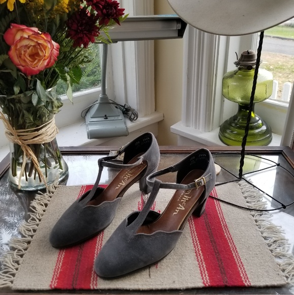 Vintage Shoes - Vintage - Thom McAn T Strap Heels